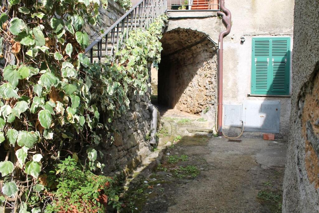 Villa Casa Nel Borgo Antico Quaratica Exterior foto