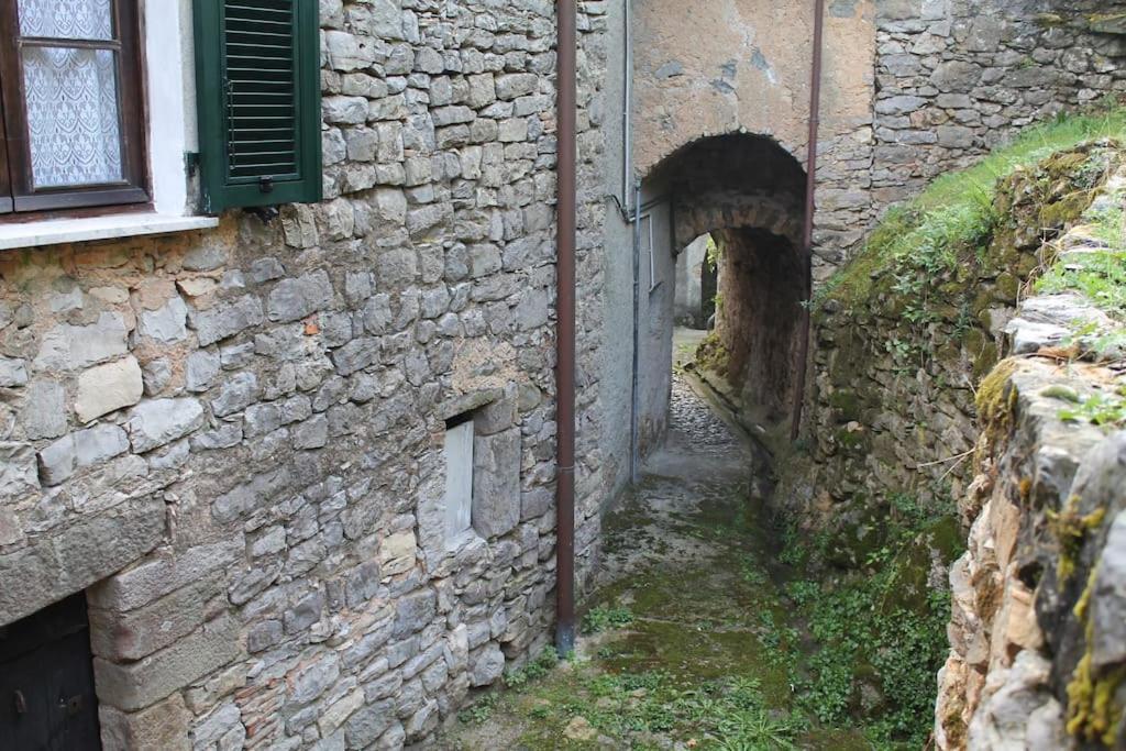 Villa Casa Nel Borgo Antico Quaratica Exterior foto