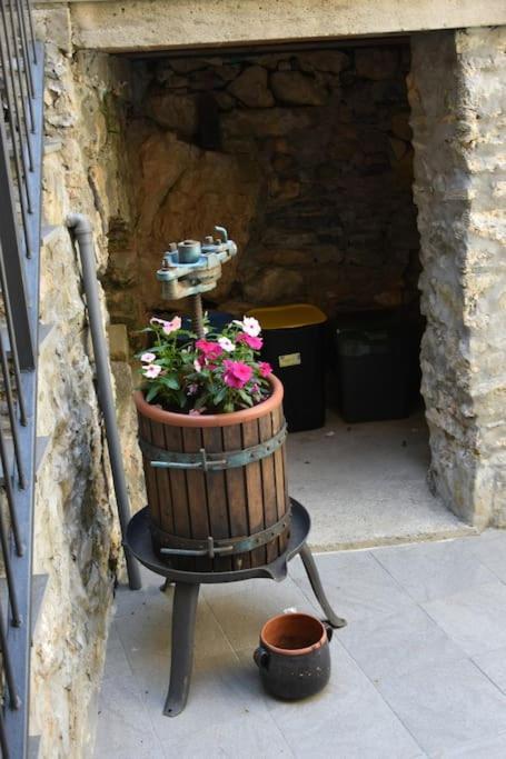 Villa Casa Nel Borgo Antico Quaratica Exterior foto