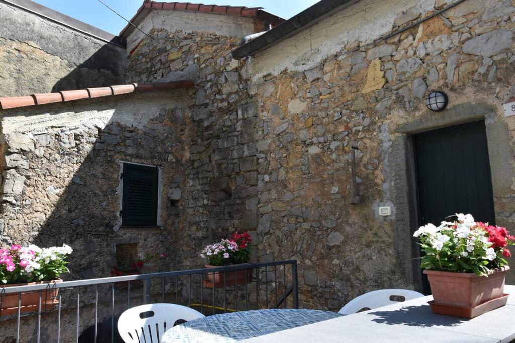 Villa Casa Nel Borgo Antico Quaratica Exterior foto
